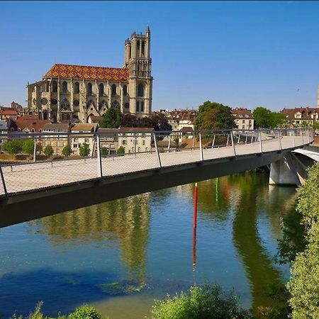 Verdun Mantes-la-Jolie Zewnętrze zdjęcie