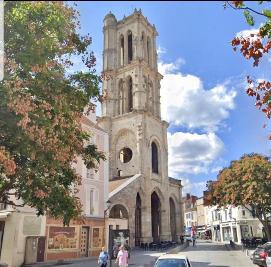 Verdun Mantes-la-Jolie Zewnętrze zdjęcie
